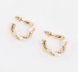 Gold Tone & White Twisted Pearl Hoop Earrings 