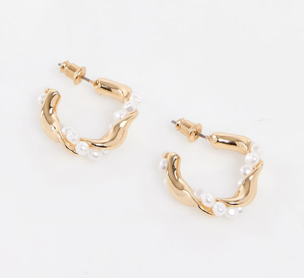 Gold Tone & White Twisted Pearl Hoop Earrings 